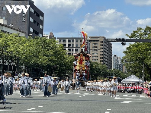 VOV mang giá trị văn hóa truyền thống đến với Lễ hội Gion của Nhật Bản - ảnh 4