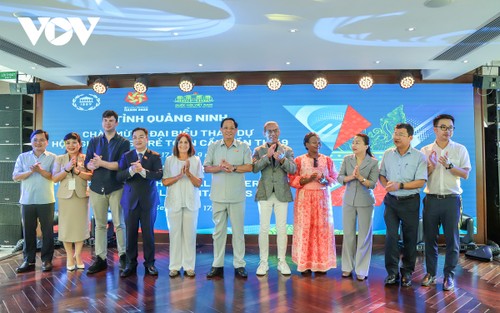 300 nghị sĩ trẻ quốc tế tham quan vịnh Hạ Long - ảnh 4