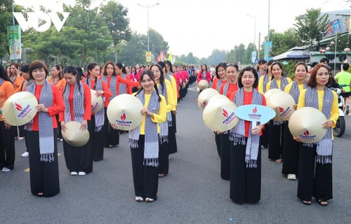 Nhiều hoạt động nhân Ngày Phụ nữ Việt Nam - ảnh 15