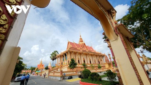 Chùa Xiêm Cán: Điểm du lịch văn hóa đặc sắc của đồng bào dân tộc Khmer - ảnh 3