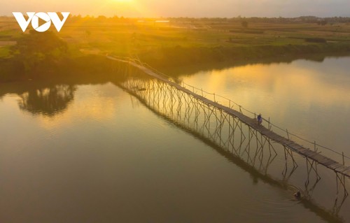 Nét đẹp bình yên bên cây cầu tre thôn Cẩm Đồng - ảnh 2