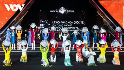 Điểm tuần văn hóa: Ấn tượng lễ Khai mạc Festival Nghệ thuật Quốc tế Huế 2024 và DIFF 2024 - ảnh 4