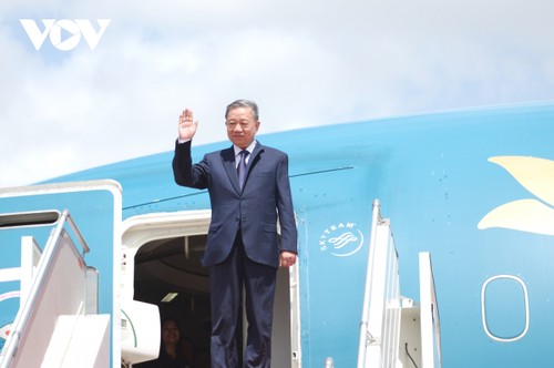 Người dân Campuchia nồng nhiệt đón chào Chủ tịch nước Tô Lâm - ảnh 1