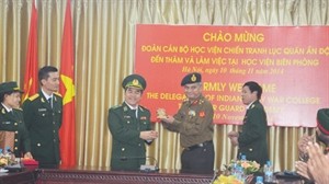 Vietnamese general receives Indian army college delegation - ảnh 1