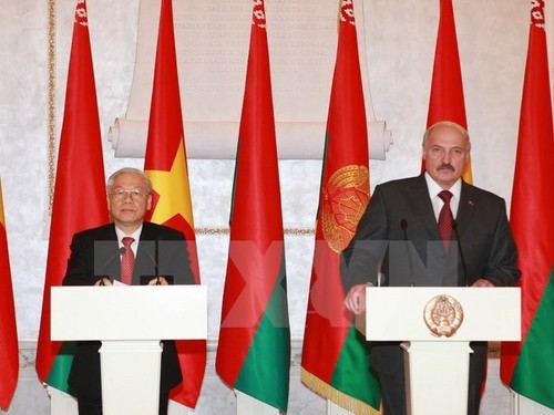Belarusian President begins Vietnam visit - ảnh 1