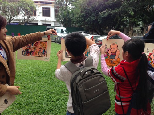 Program “Explore and create Tet paintings with children” - ảnh 13