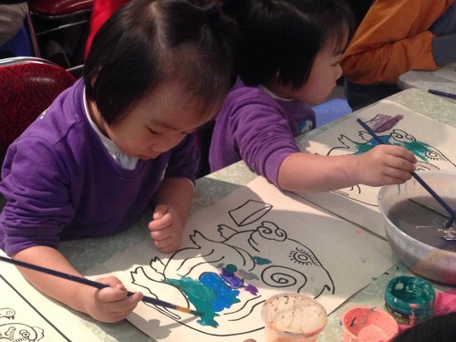 Program “Explore and create Tet paintings with children” - ảnh 9