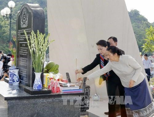 Vietnam, Lao legislative leaders commemorate Tay Tien Regiment - ảnh 1