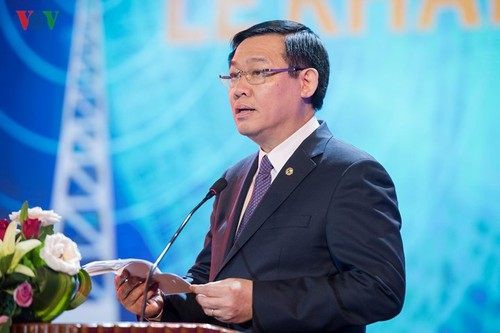 Deputy PM: Radio should keep up with advanced technology, interact with audience - ảnh 1