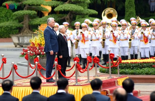 Vietnam welcomes Cuban President - ảnh 1