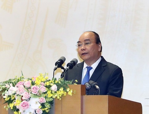 Government hosts national conference on socio-economic tasks for 2019 - ảnh 1