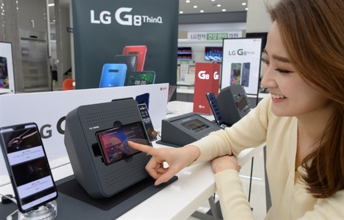 LG Electronics to shift smartphone production to Vietnam - ảnh 1