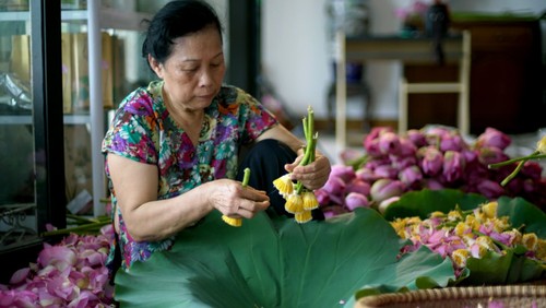 Ho Tay lotus tea scenting – quintessence of Hanoi - ảnh 16