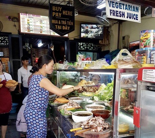 Street food in Hoi An ancient town - ảnh 2