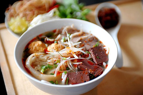 Hue beef noodle soup       - ảnh 2