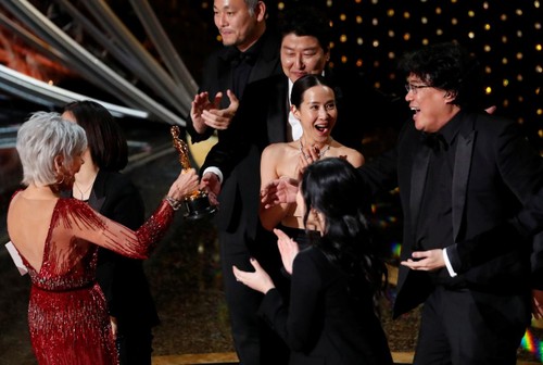 “Parasite” wins Best Picture at 92nd Academy Awards  - ảnh 1