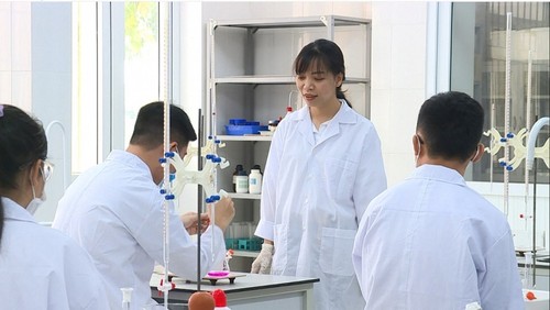 The teacher behind the success of students at international chemistry competition  - ảnh 2