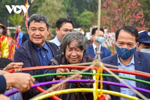 Thang Long relic site sees reenactment of traditional Tet rituals - ảnh 11