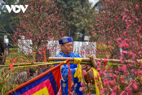Thang Long relic site sees reenactment of traditional Tet rituals - ảnh 7
