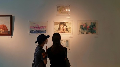 Exhibition explores how younger generation perceives life - ảnh 2