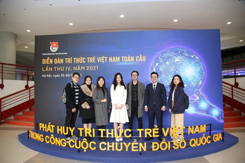 Young intellectuals propose initiatives to develop digital economy - ảnh 1