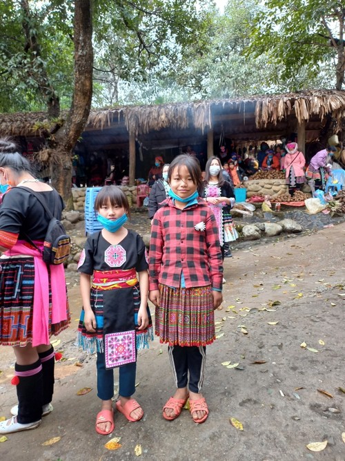 Sin Suoi Ho flea market bustling with ethnic activities - ảnh 5