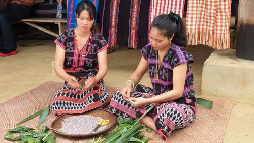 Festival of Ta Oi ethnic people prays for bumper crop and good health - ảnh 9