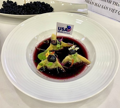 Seafood wonton with USA blueberries  - ảnh 1