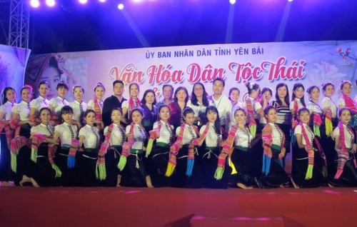 Xoe dance promoted in contemporary life  - ảnh 1