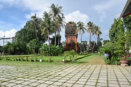 Binh Dinh province promotes Cham towers as tourist attraction  - ảnh 2