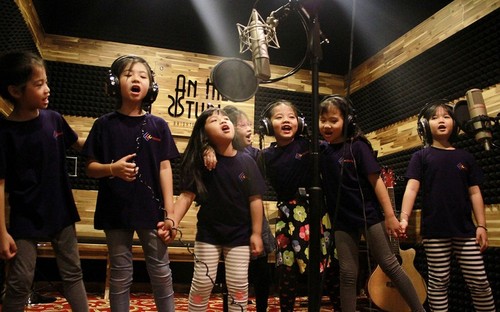 Operetta “The sound of the grassland” provides a music party for children  - ảnh 1