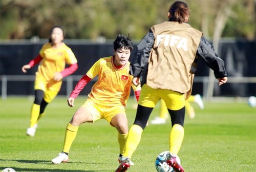 Women’s football team prepares for the first 2023 World Cup match - ảnh 1