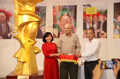 American collector passionate about Vietnam’s ethnic cultures - ảnh 7
