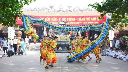 New tours inaugurated to explore Nam Dinh City - ảnh 1
