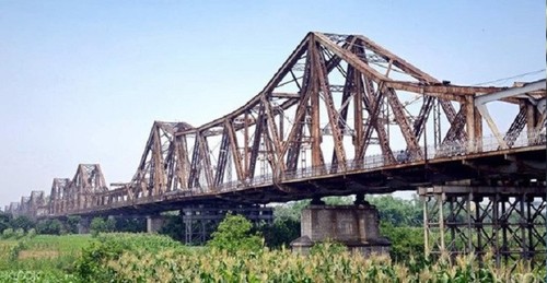 France funds 700,000 EUR for renovating Long Bien Bridge - ảnh 1