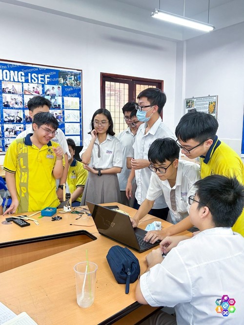 High school student with great passion for robots nominated for HCM City Young Citizen award - ảnh 3