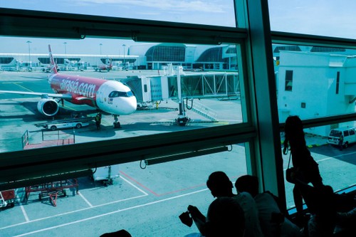 AirAsia seeks to start units in Vietnam  - ảnh 1