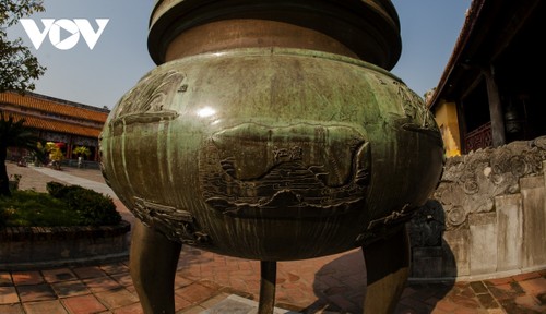 A glance at Nine Dynastic Urns inscribed on UNESCO Memory of World Register - ảnh 11