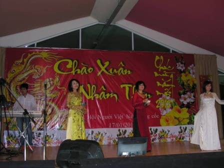 Việt Kiều Thái Lan đón tết cổ truyền dân tộc Nhâm Thìn  - ảnh 1