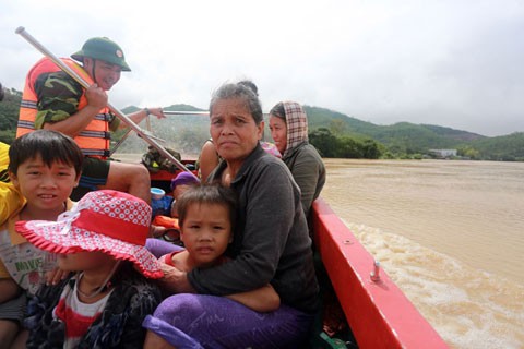 Tích cực khắc phục hậu quả mưa lũ tại các tỉnh miền Trung - ảnh 1
