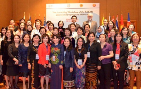 Tăng cường hợp tác các nữ doanh nhân Việt Nam và Lào - ảnh 1
