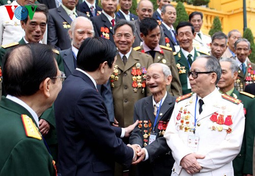 Chủ tịch nước Trương Tấn Sang gặp mặt Đoàn đại biểu Ban liên lạc đoàn 95 - ảnh 1