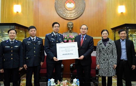 Gần 1,3 tỷ đồng ủng hộ Bộ Tư lệnh Cảnh sát biển và Cục Kiểm ngư Việt Nam - ảnh 1