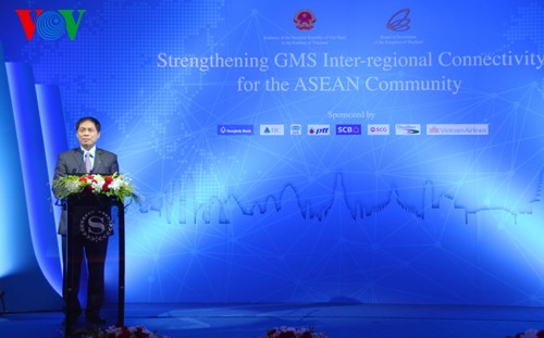 "Tăng cường sự kết nối Tiểu khu vực Mê-công mở rộng (GMS) vì Cộng đồng ASEAN"	 - ảnh 1