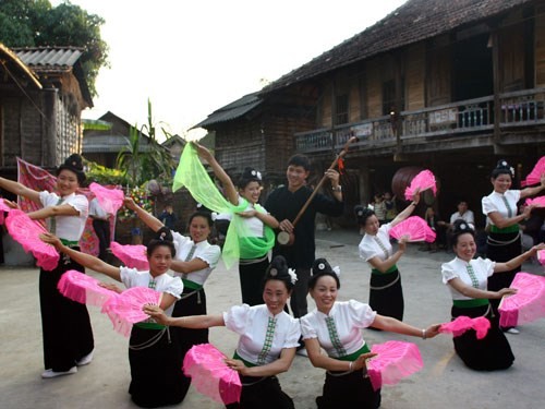 Sôi nổi các hoạt động của Ngày hội Văn hóa dân tộc Thái lần thứ I  - ảnh 1
