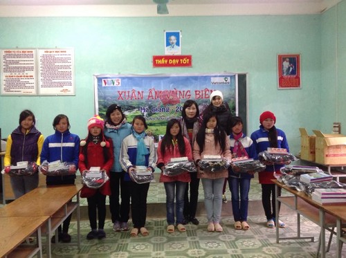 VOV5 trao quà từ thiện cho đồng bào nghèo xã Xín Cái, huyện Mèo Vạc, tỉnh Hà Giang - ảnh 4