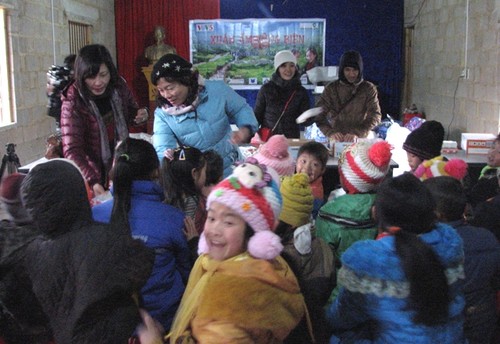 VOV5 trao quà từ thiện cho đồng bào nghèo xã Xín Cái, huyện Mèo Vạc, tỉnh Hà Giang - ảnh 5