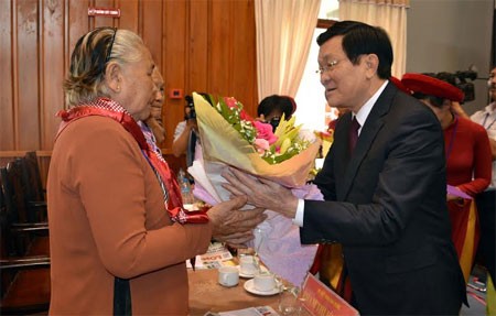 Chủ tịch nước Trương Tấn Sang dự kỷ niệm 40 năm giải phóng miền Nam thống nhất đất nước tại Long An - ảnh 1