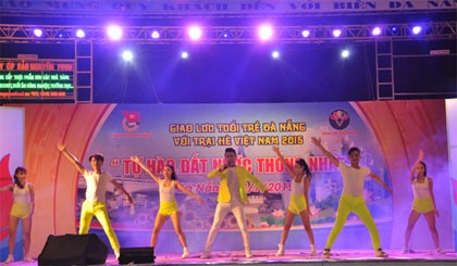 Giao lưu tuổi trẻ Đà Nẵng với thanh niên Việt kiều tham dự Trại hè Việt Nam 2015 - ảnh 5