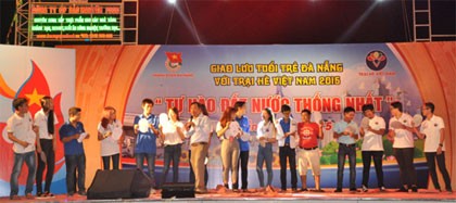Giao lưu tuổi trẻ Đà Nẵng với thanh niên Việt kiều tham dự Trại hè Việt Nam 2015 - ảnh 11